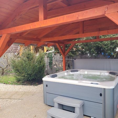 Beni Nyaralo Apartment Bekesszentandras Luaran gambar