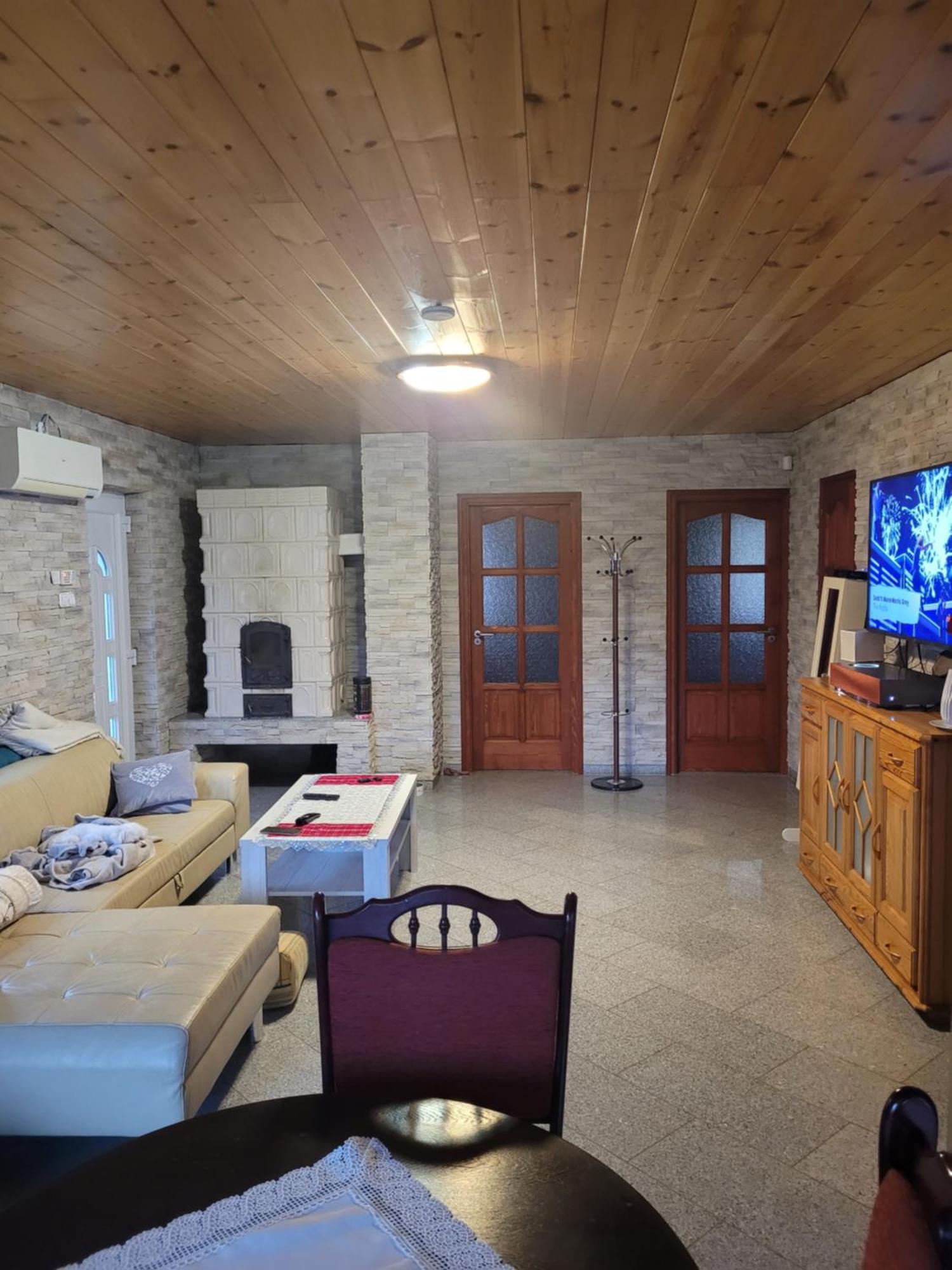 Beni Nyaralo Apartment Bekesszentandras Luaran gambar