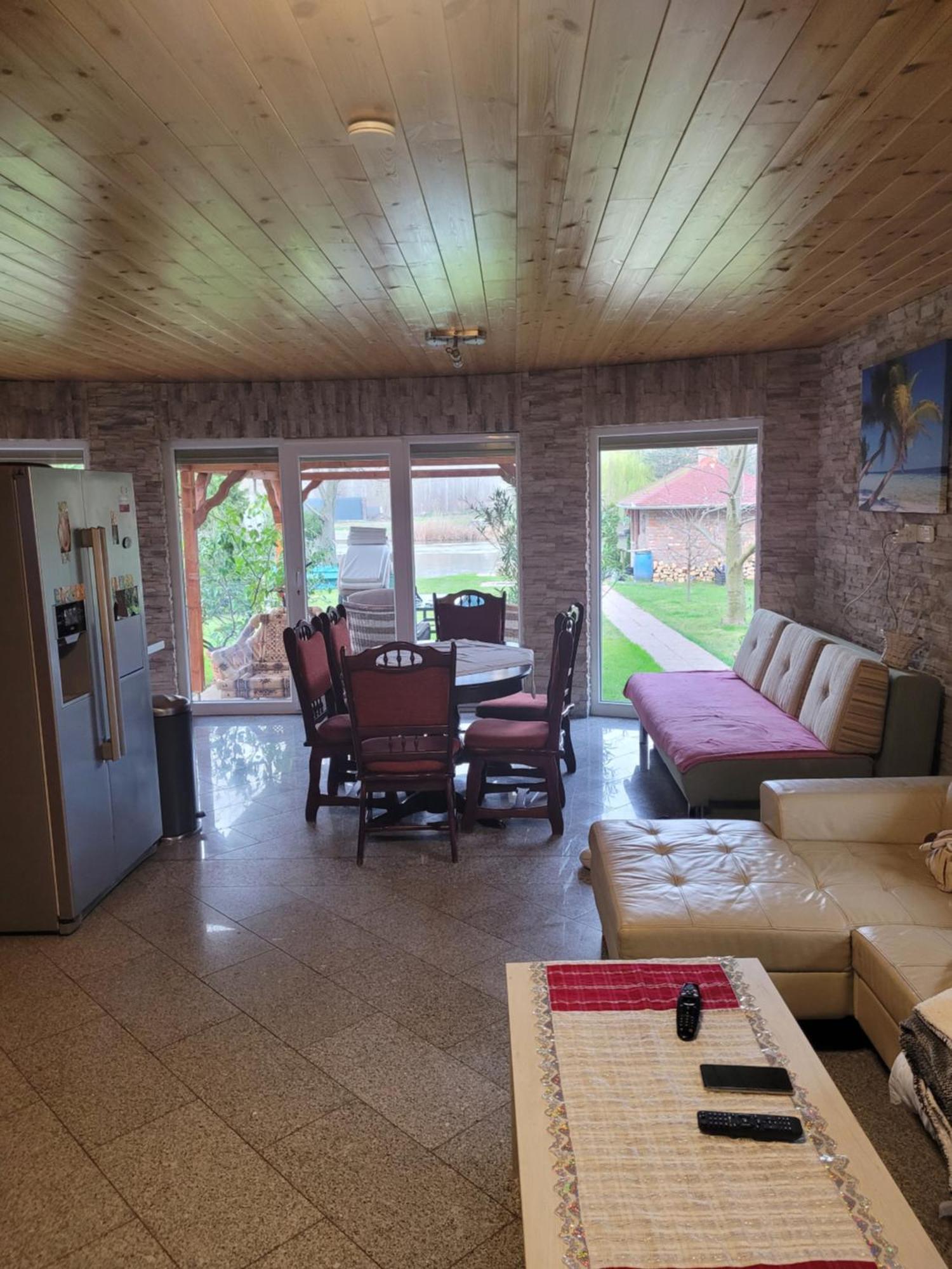 Beni Nyaralo Apartment Bekesszentandras Luaran gambar