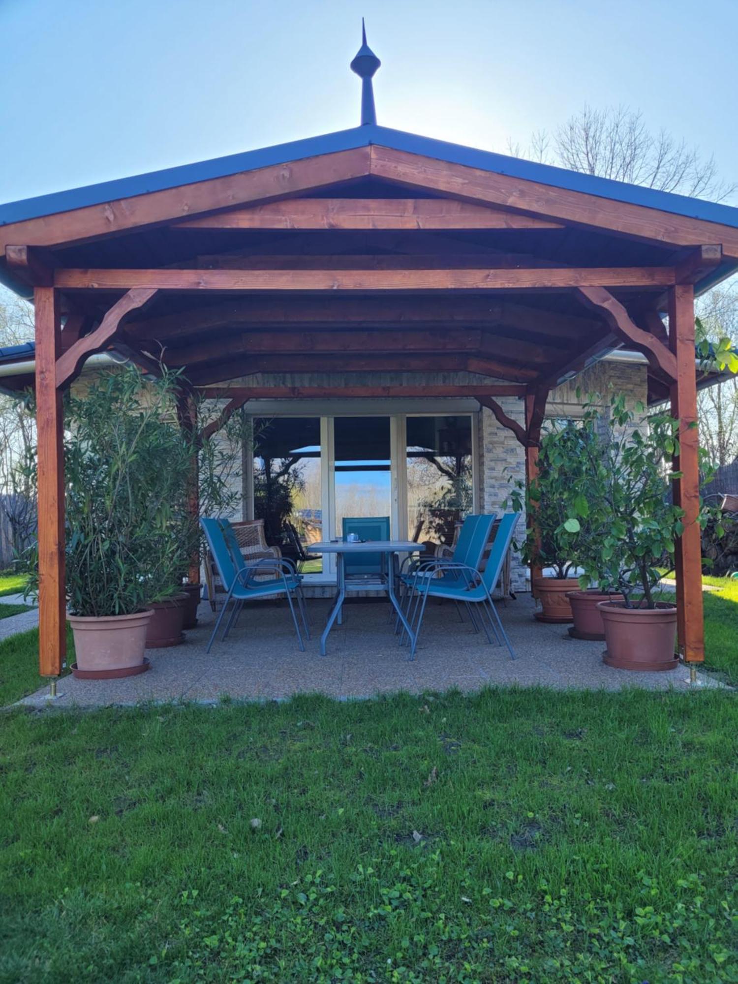 Beni Nyaralo Apartment Bekesszentandras Luaran gambar