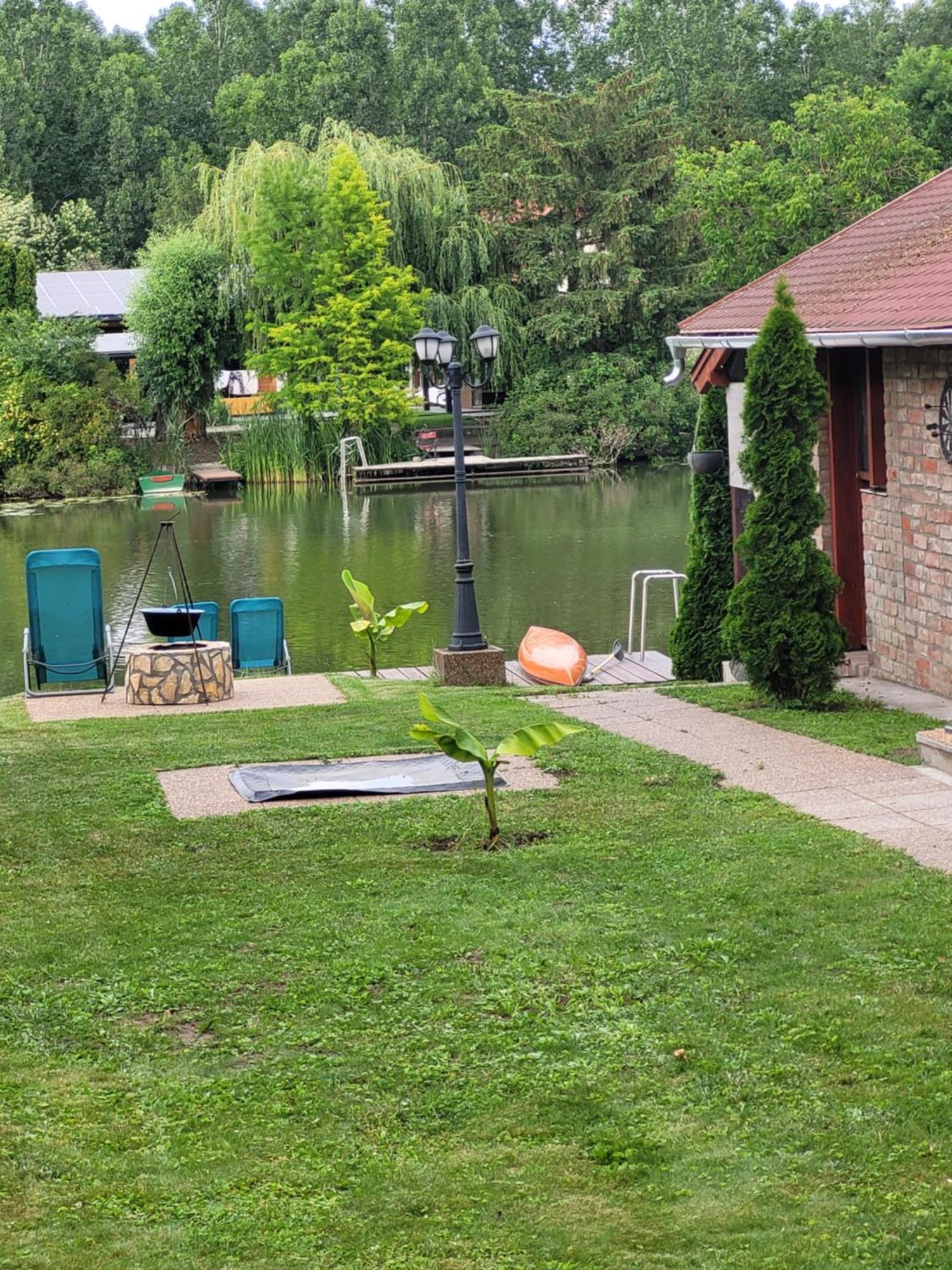 Beni Nyaralo Apartment Bekesszentandras Luaran gambar